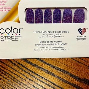 Color Street: Glitter Days Ahead, an amethyst and holographic glitter shade!